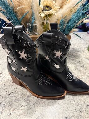 Black Western Star Patch Ankle Boots